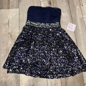 My Michelle size 5 strapless Beautiful sparkly dress
